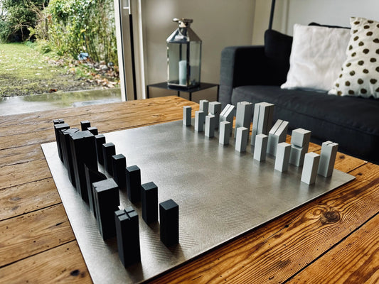 Axiome, le jeu d’échecs Angle Parfait : un échiquier premium en aluminium pour jouer et sublimer votre intérieur - Angle Parfait