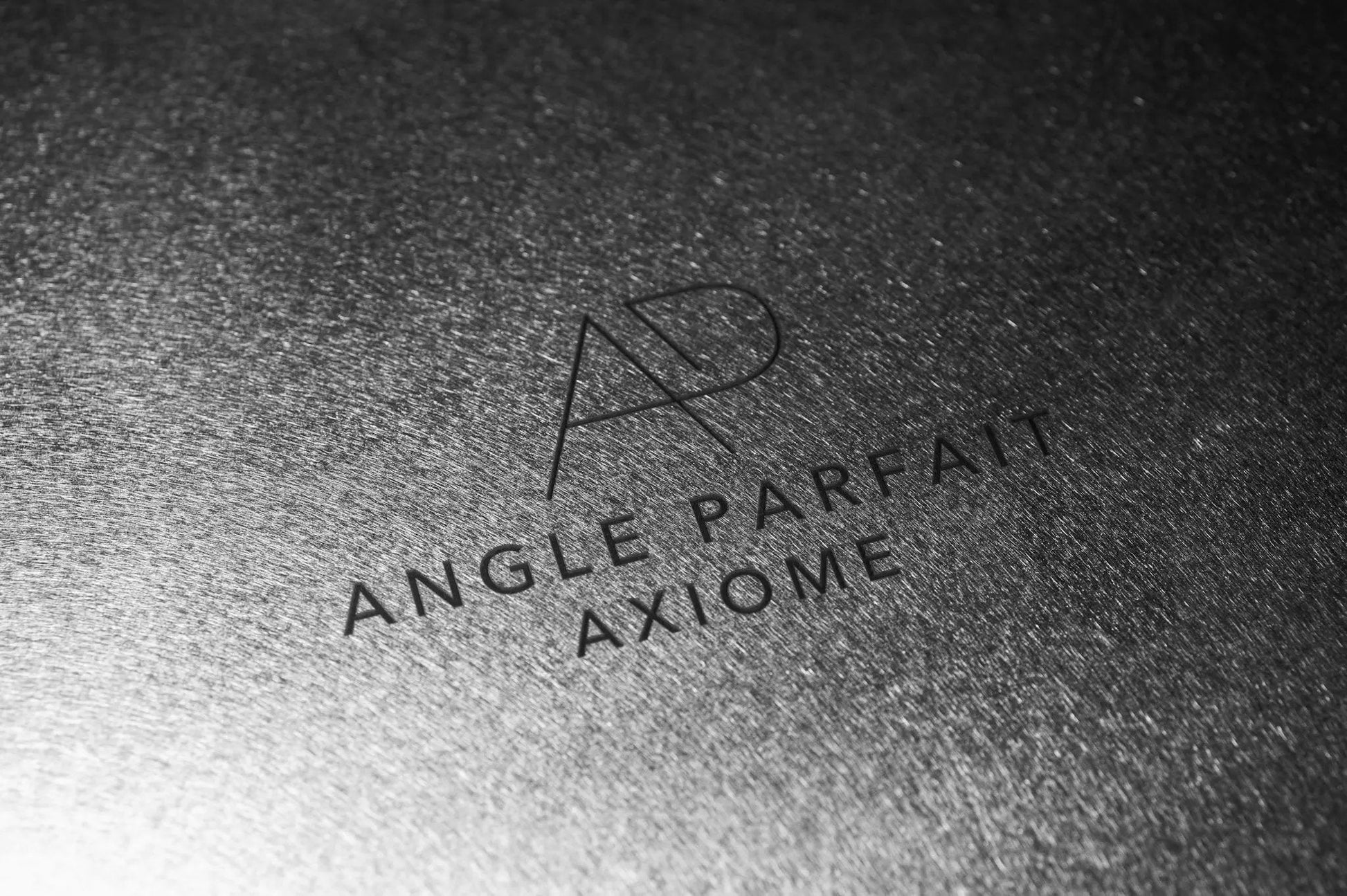 Axiome : jeu d’échecs Angle Parfait en aluminium – jeu d’échecs Jeu d’échecs design en aluminium design en aluminium brossé par Angle Parfait – Angle Parfait